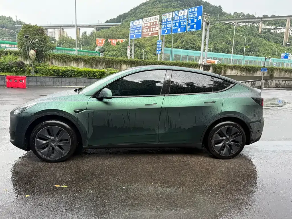 Tesla Model Y — фото 5