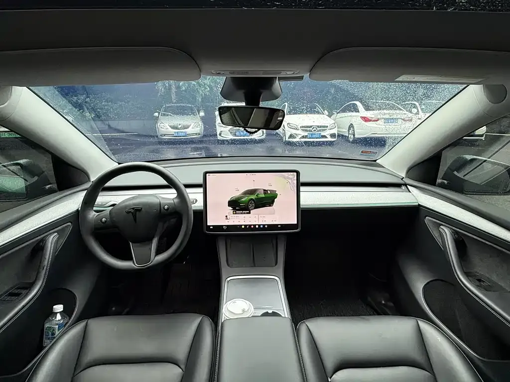 Tesla Model Y — фото 9