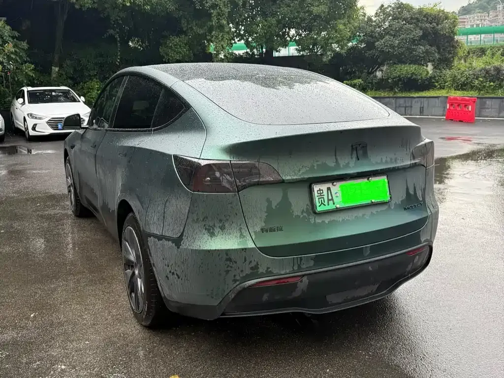 Tesla Model Y — фото 8