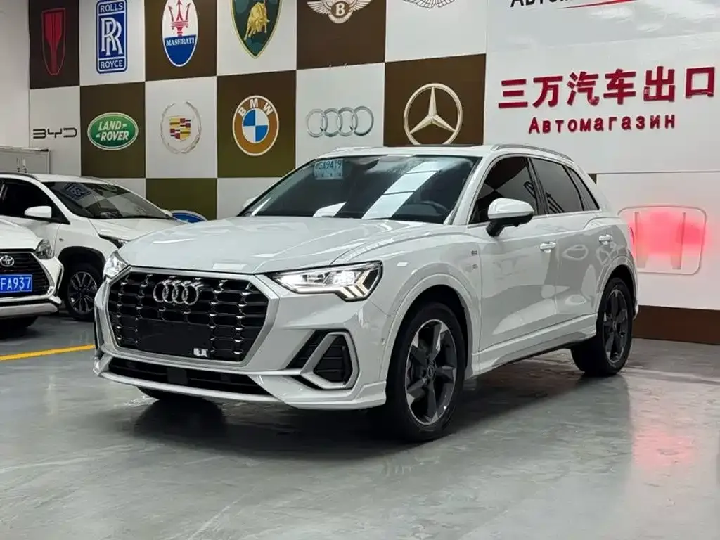 Audi Q3 — фото 1
