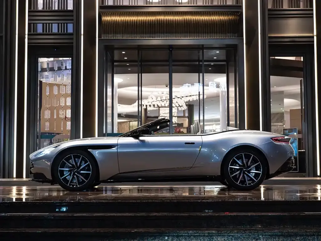 Aston Martin DB11 — фото 3