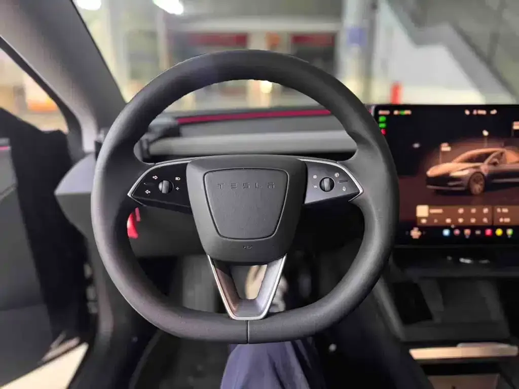 Tesla Model 3 — фото 3