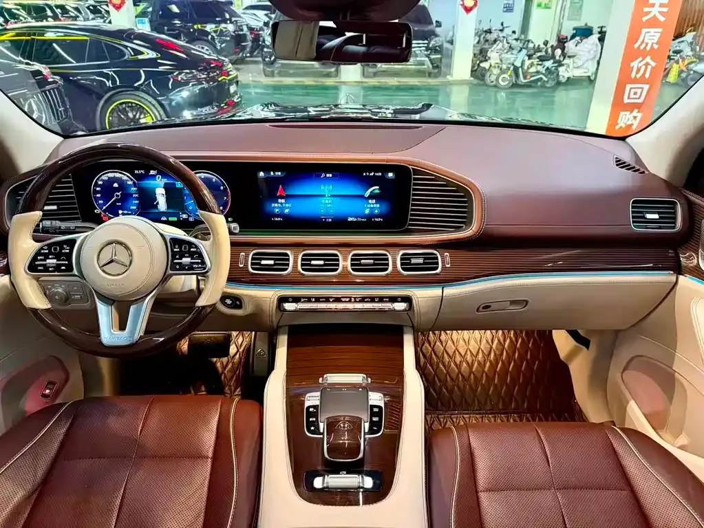 Mercedes-Benz GLS — фото 7
