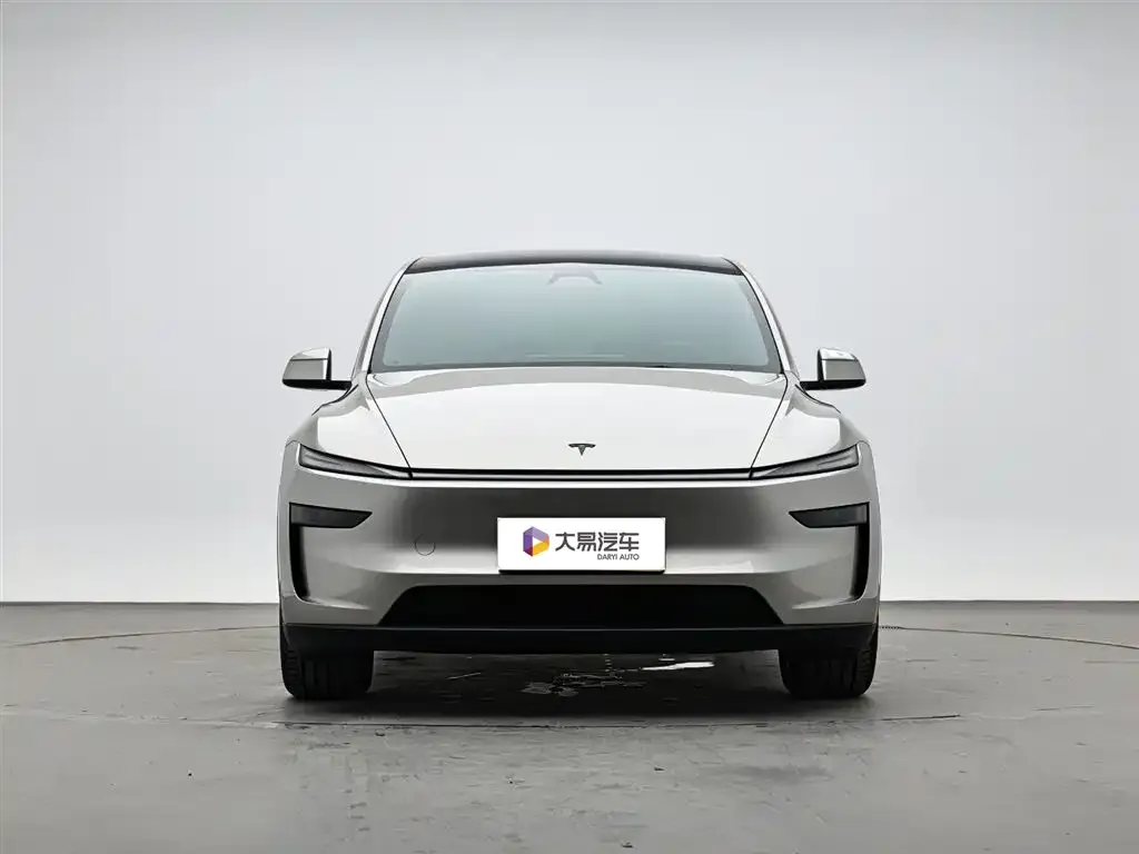 Tesla Model Y L — фото 3