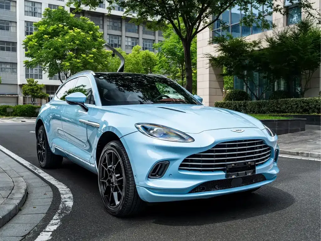 Aston Martin DBX — фото 8