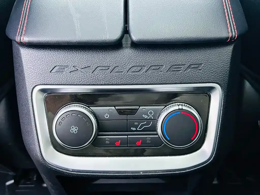 Ford Explorer — фото 5