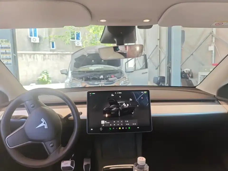 Tesla Model Y — фото 2