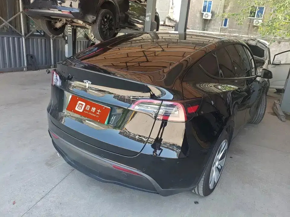 Tesla Model Y — фото 7