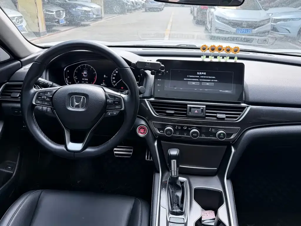 Honda Accord — фото 6