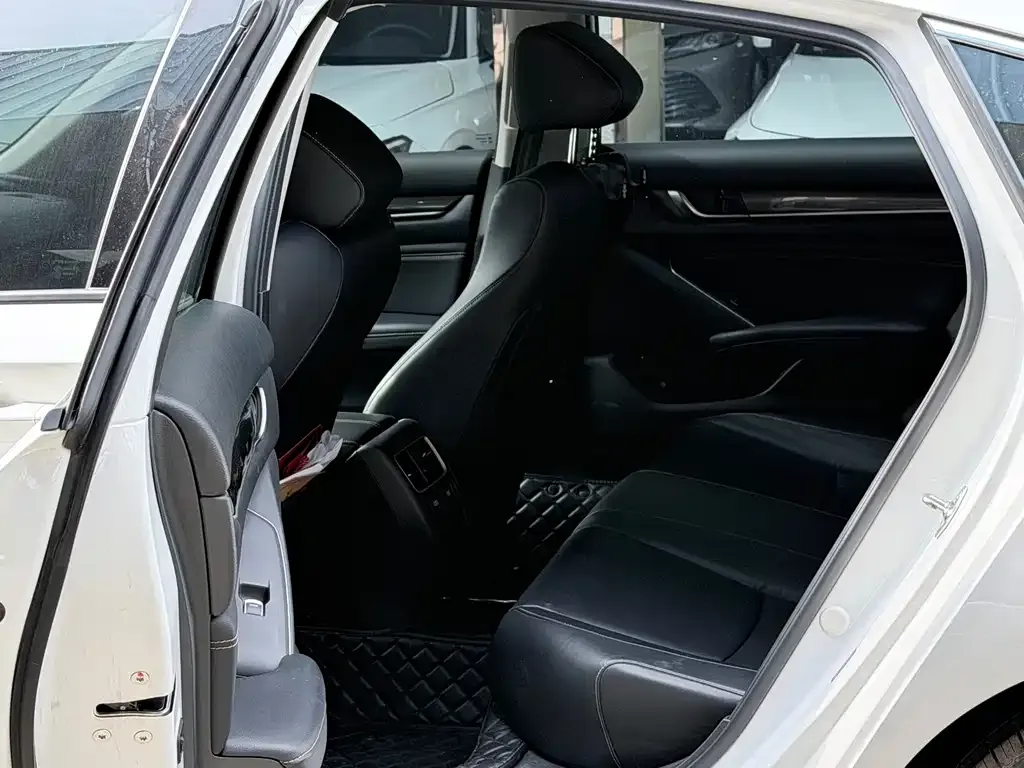 Honda Accord — фото 3