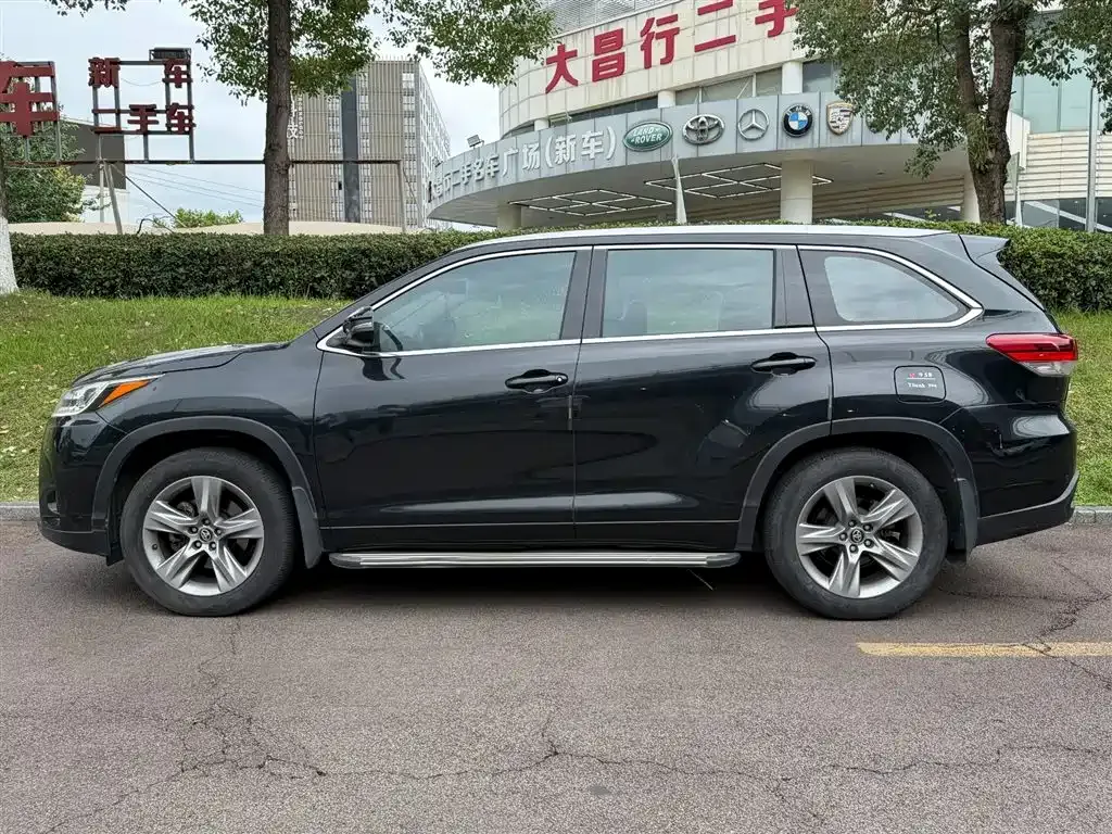 Toyota Highlander — фото 7