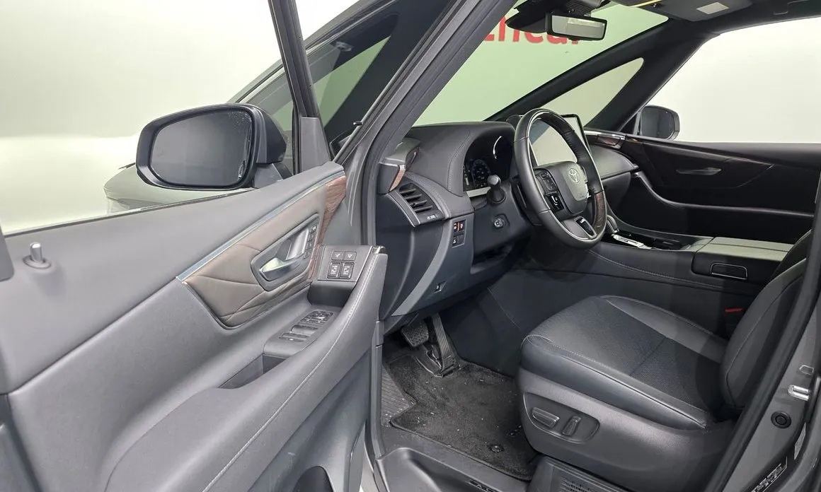 Toyota Alphard — фото 5
