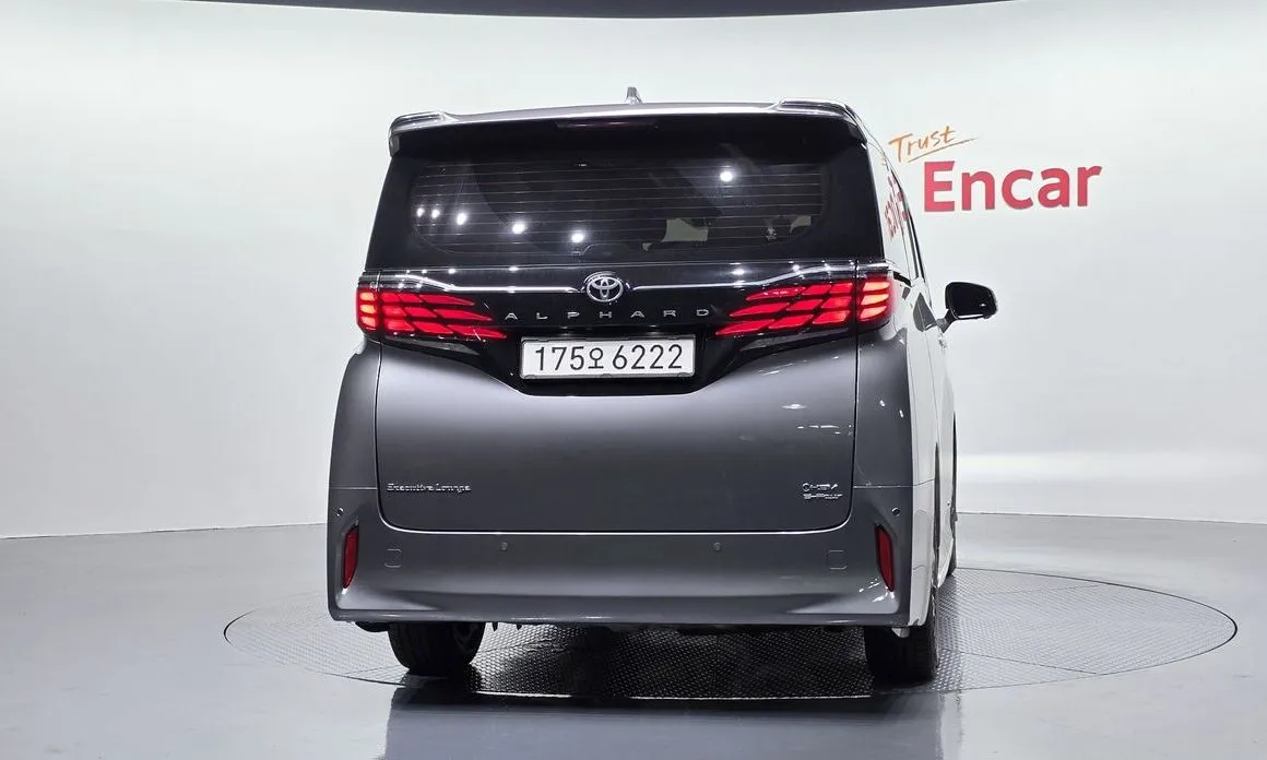 Toyota Alphard — фото 6