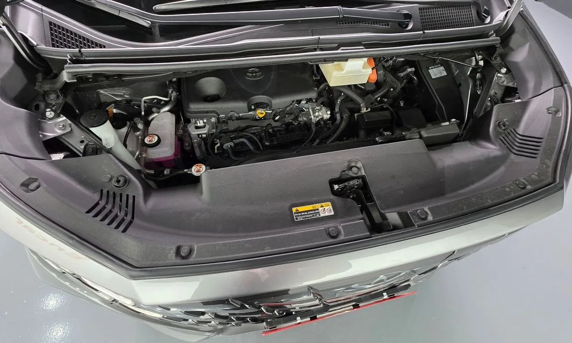 Toyota Alphard — фото 10