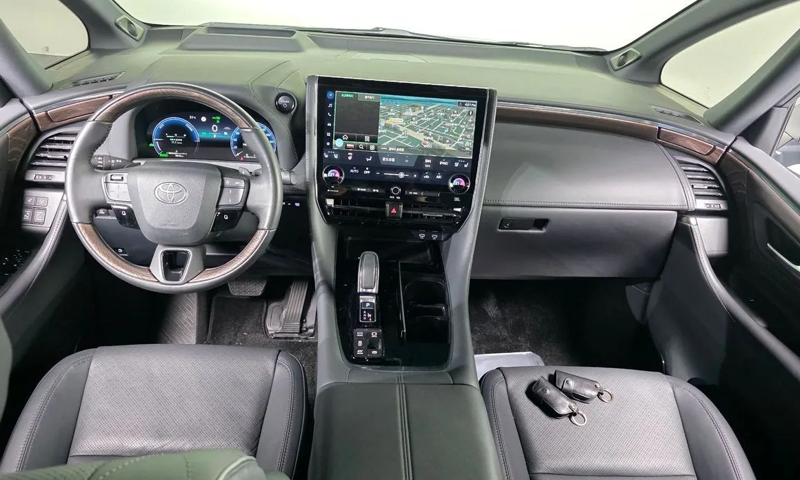Toyota Alphard — фото 9