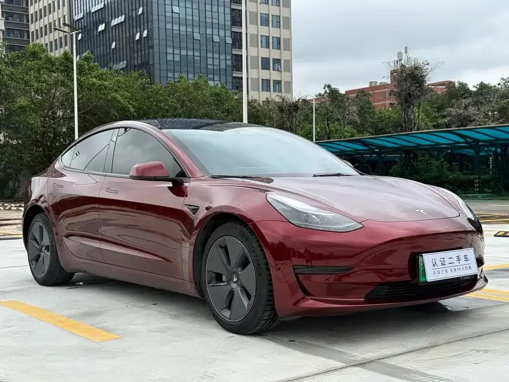 Tesla Model 3 — фото 5
