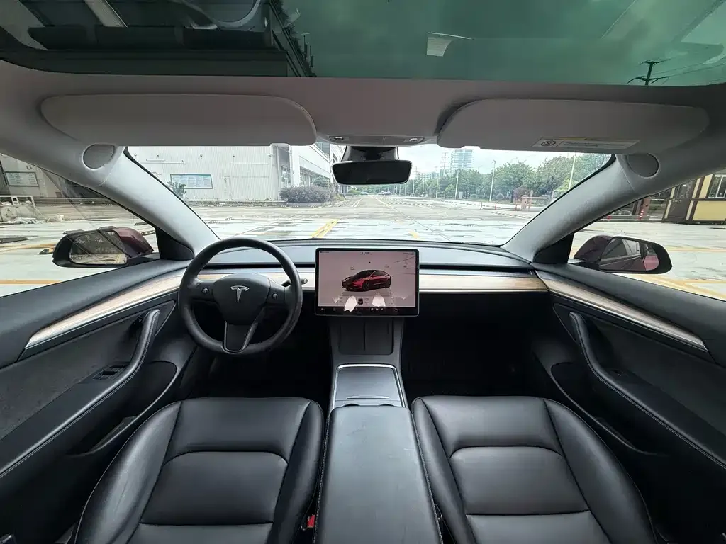 Tesla Model 3 — фото 10