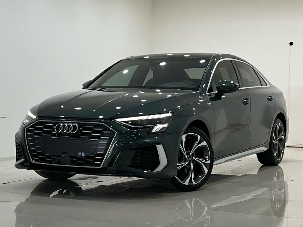 Audi A3 — фото 1