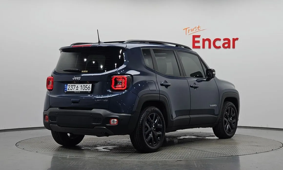 Jeep Renegade — фото 5