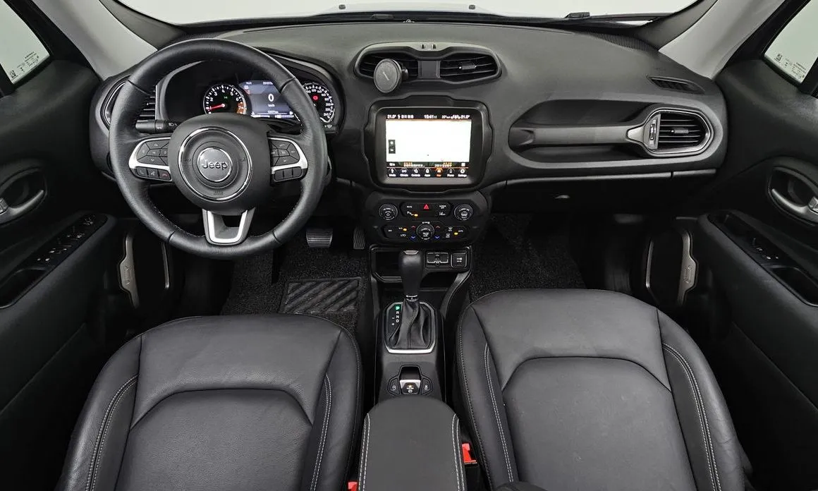 Jeep Renegade — фото 10