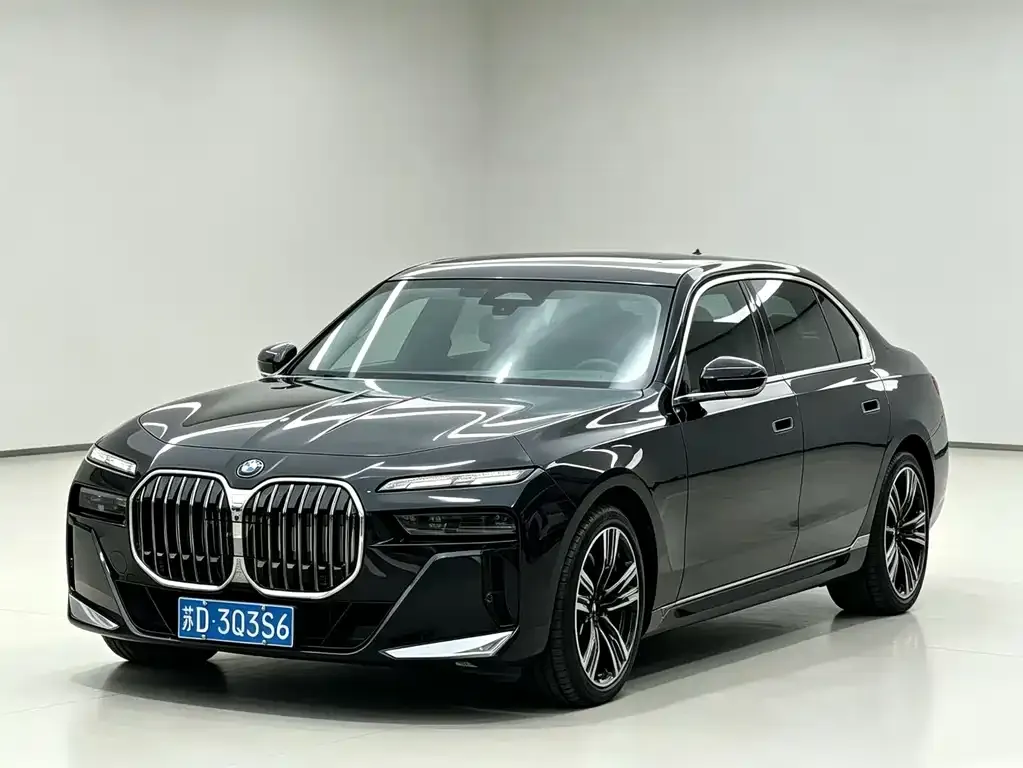 BMW 7 Series — фото 1