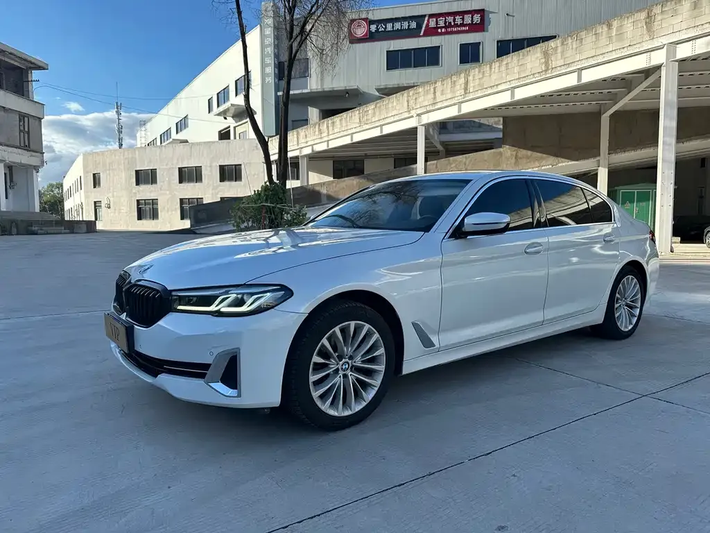 BMW 5 Series — фото 1