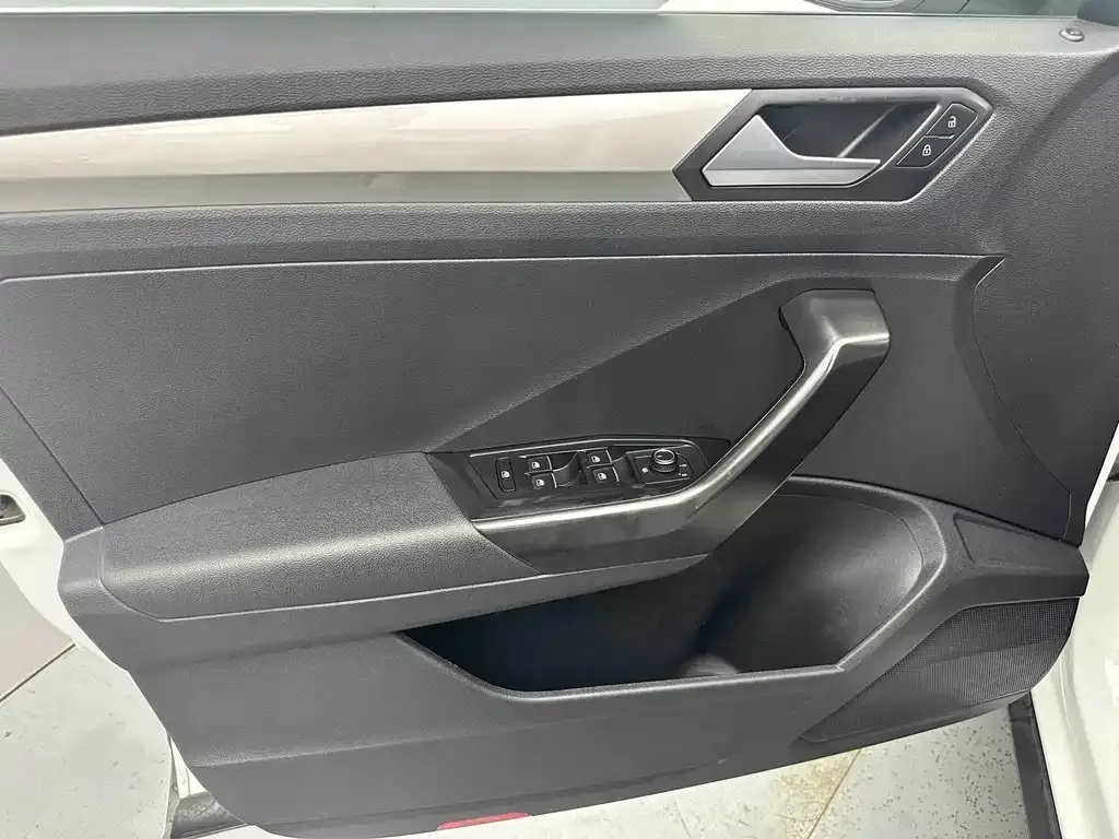 Volkswagen T-Roc 2023 из CN, фото 10