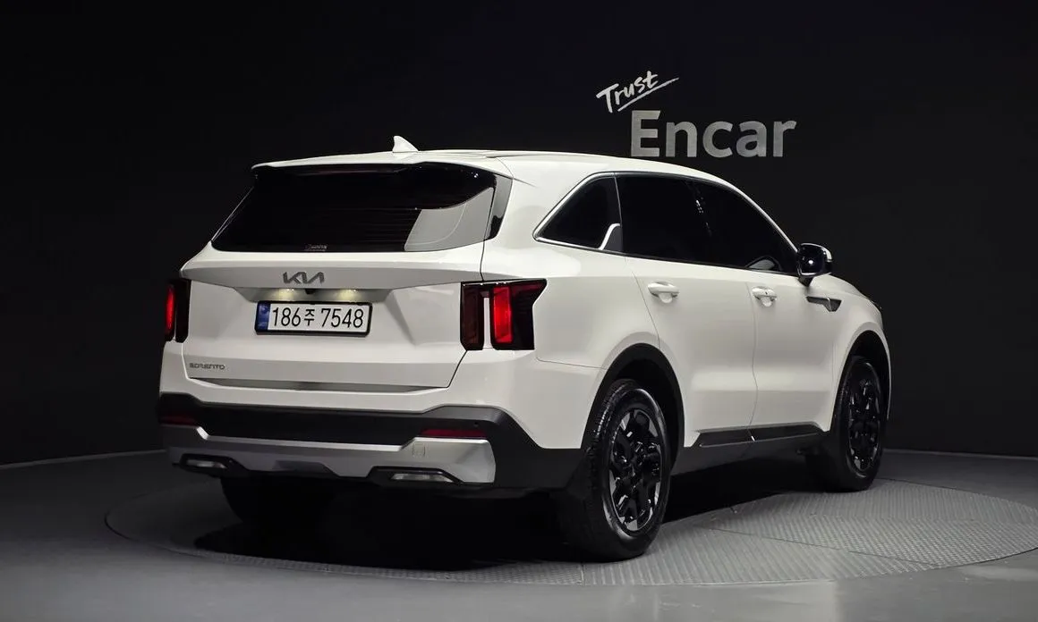 Kia Sorento — фото 6