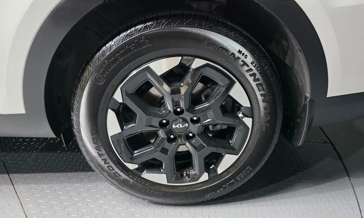 Kia Sorento — фото 9