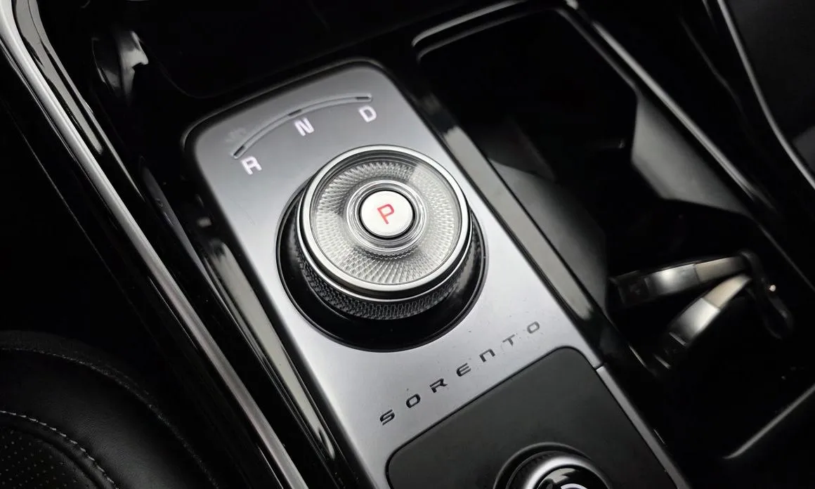 Kia Sorento — фото 5
