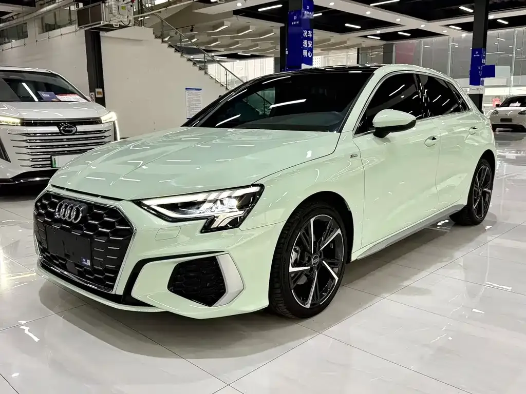 Audi A3 — фото 1