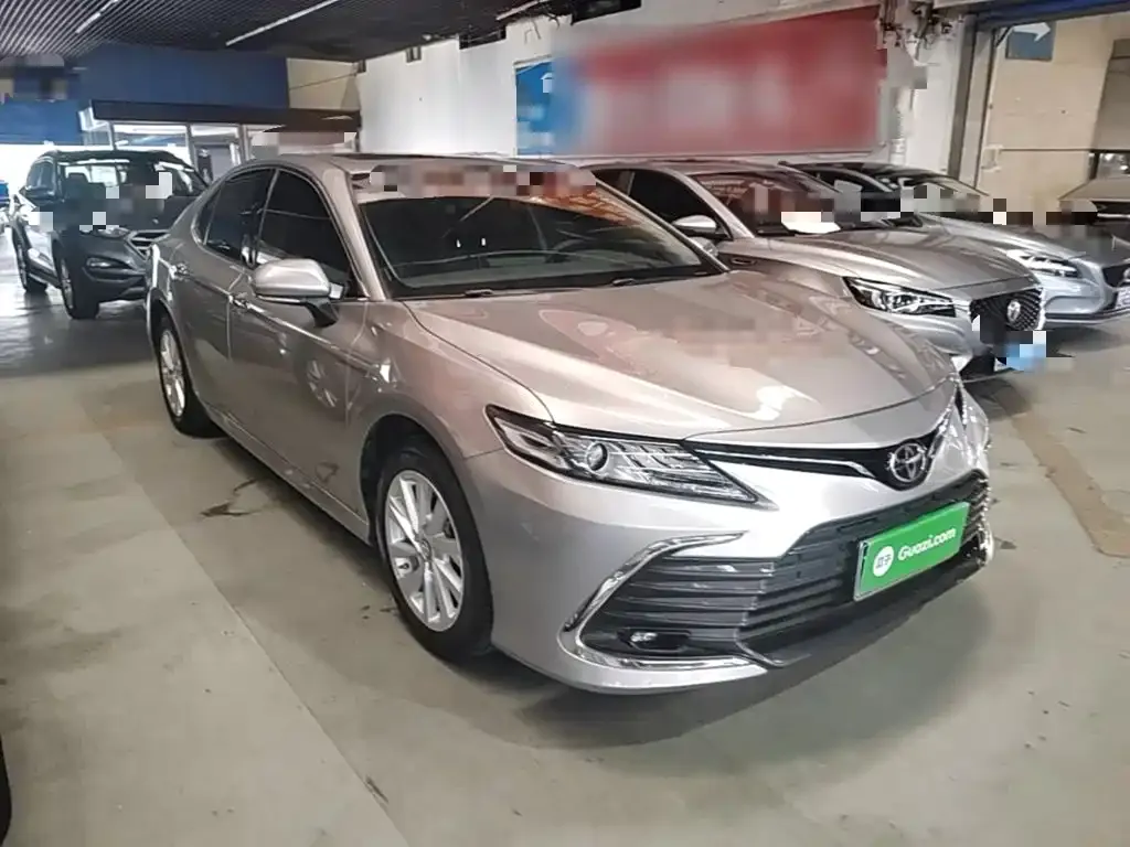 Toyota Camry — фото 8