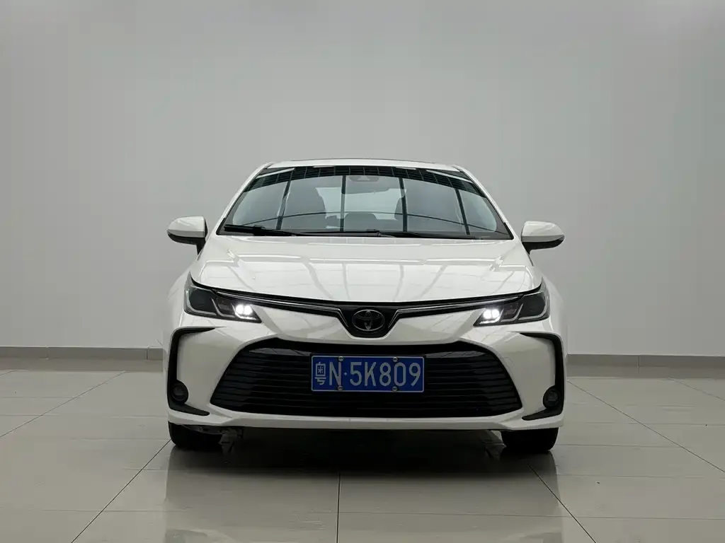 Toyota Corolla — фото 3