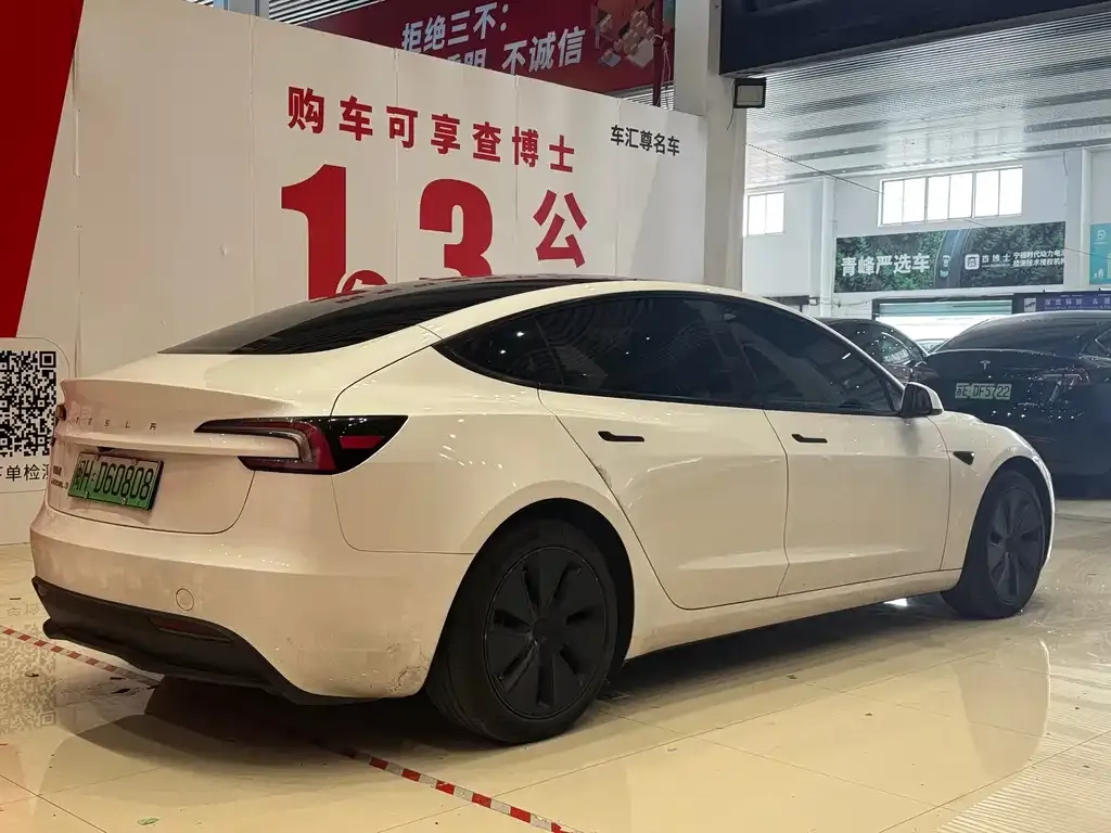 Tesla Model 3 — фото 4