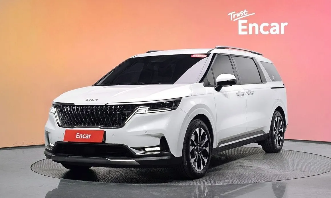 Kia Carnival — фото 1