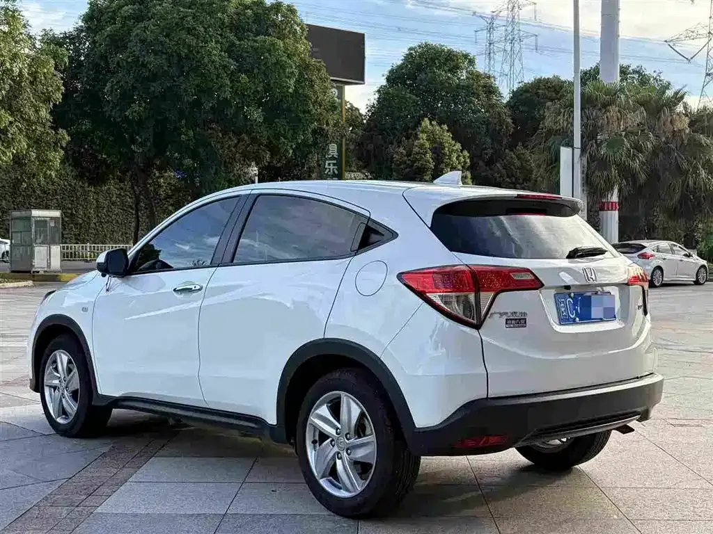 Honda Vezel — фото 8