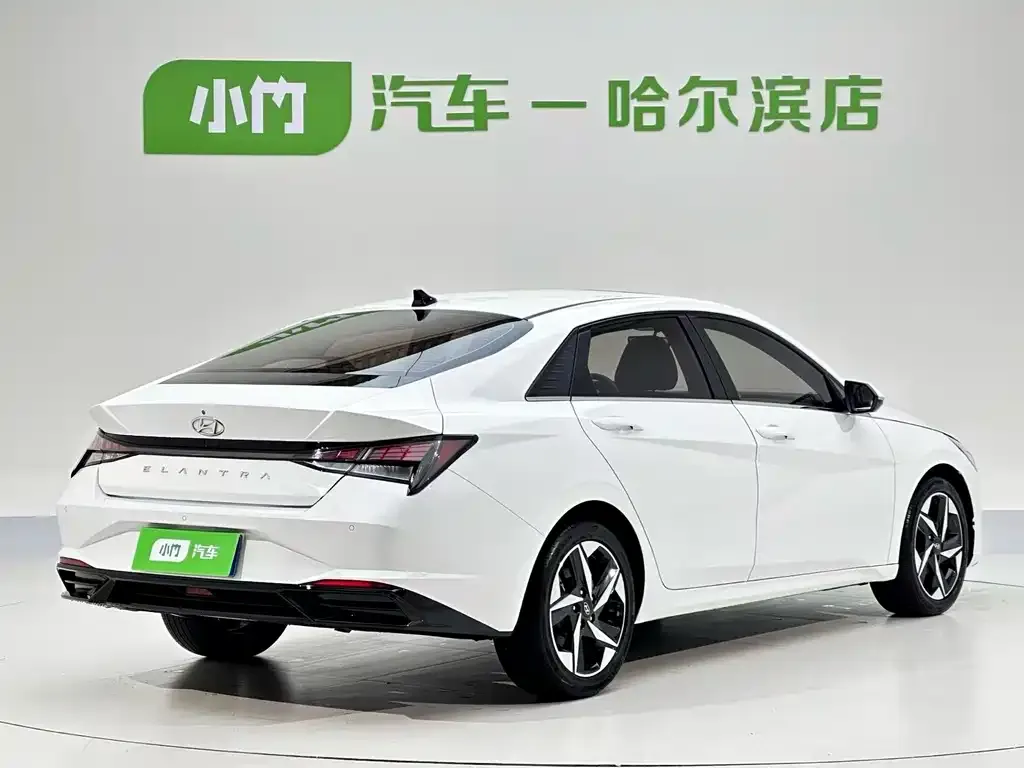 Hyundai Elantra — фото 9
