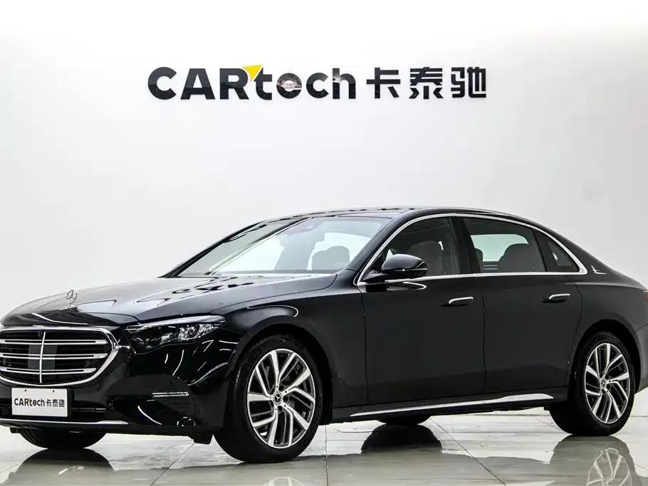 Mercedes-Benz E-Class — фото 1