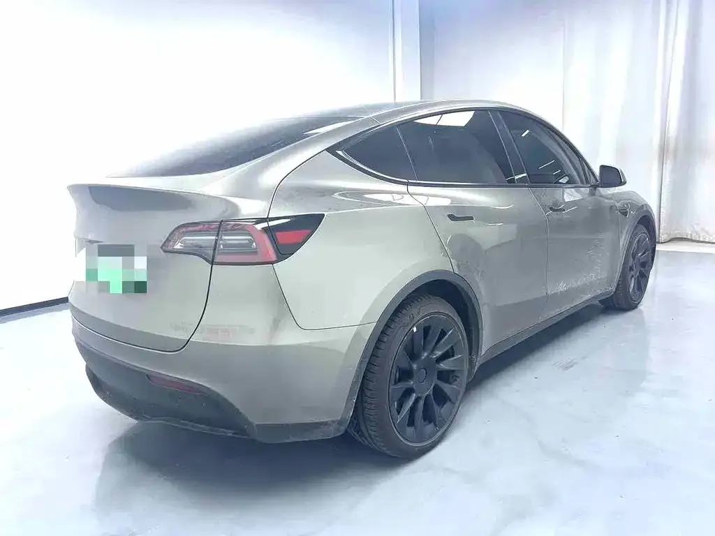 Tesla Model Y — фото 7