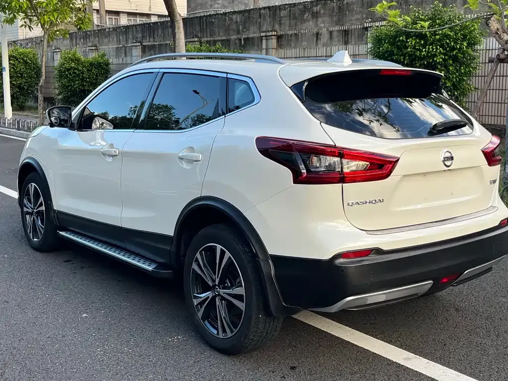 Nissan Qashqai — фото 4
