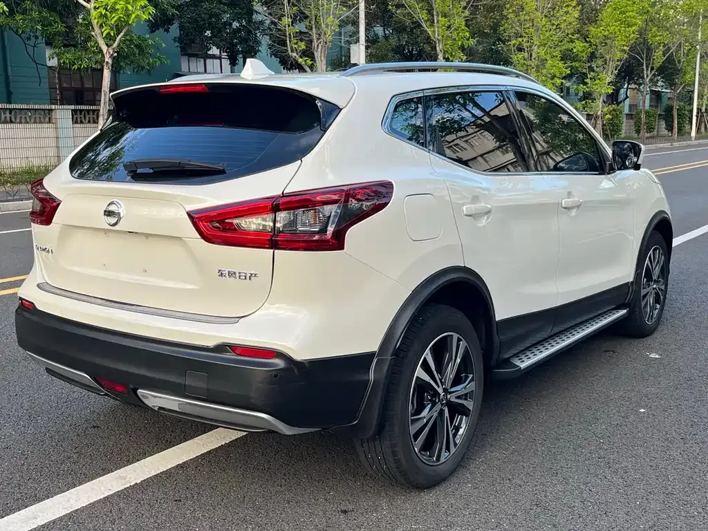 Nissan Qashqai — фото 8