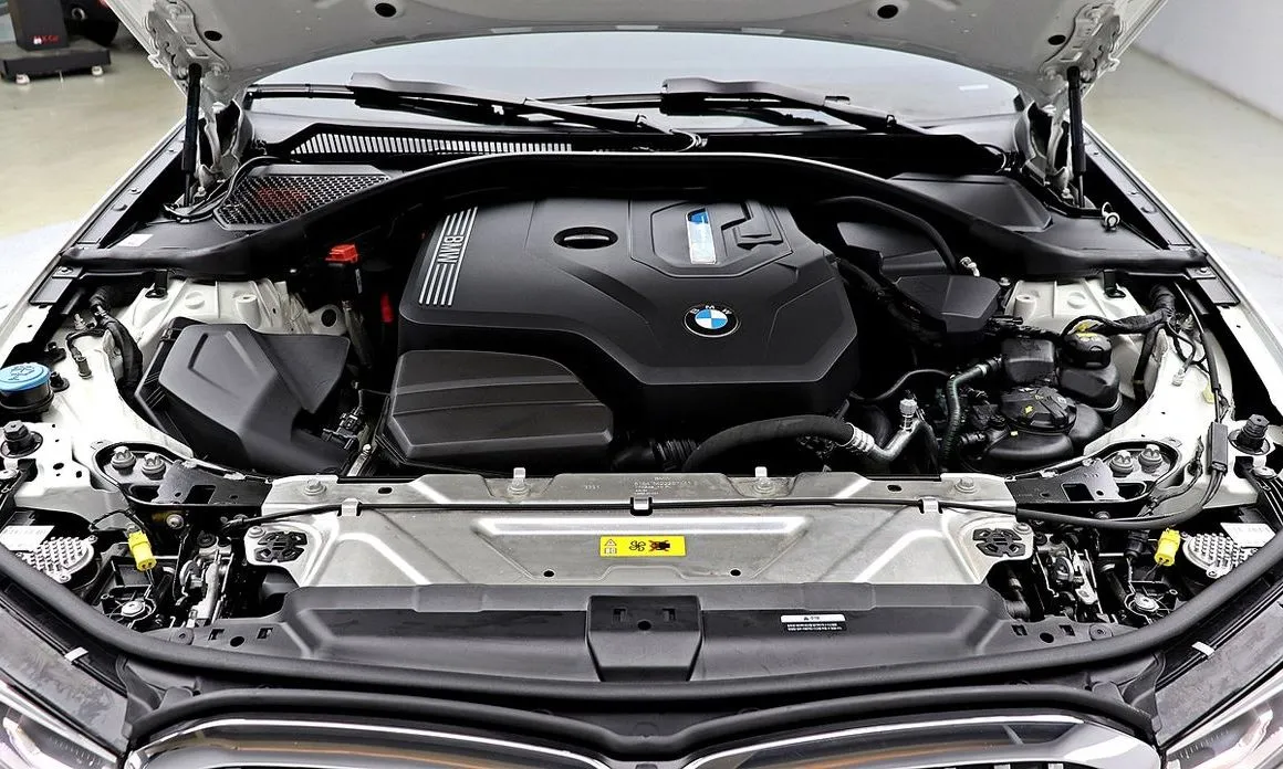 BMW 3-Series 2022 из KR, фото 8