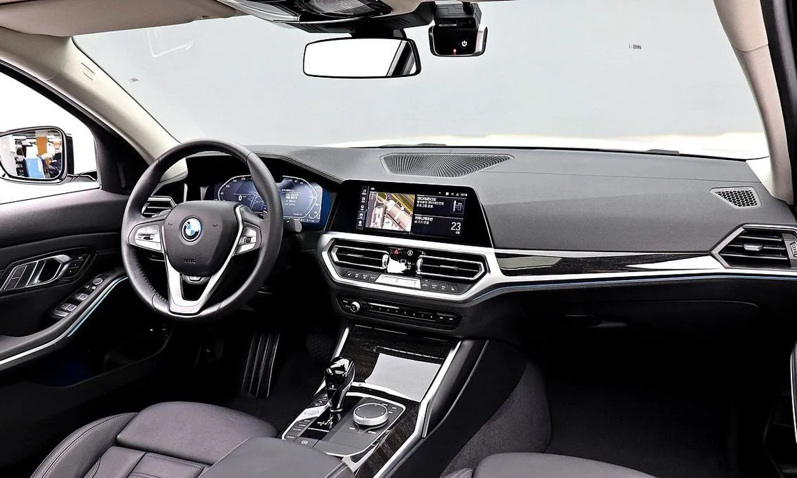 BMW 3-Series 2022 из KR, фото 7