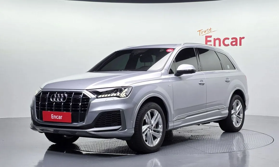 Audi Q7 — фото 1