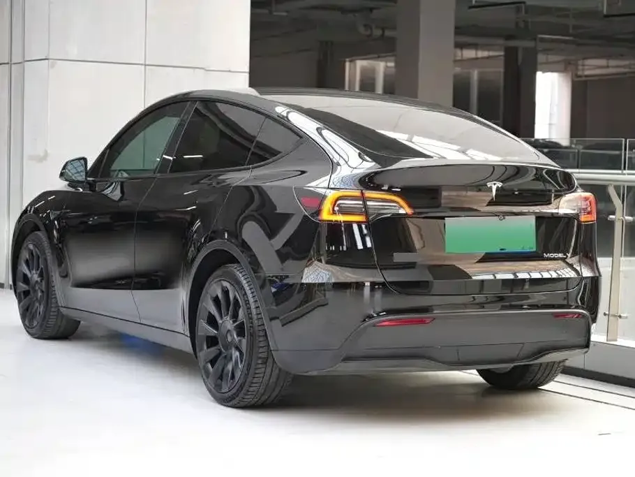 Tesla Model Y — фото 6