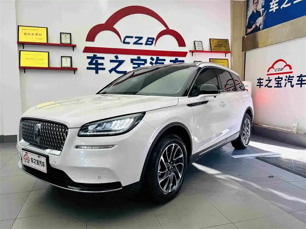 Lincoln Corsair — фото 1