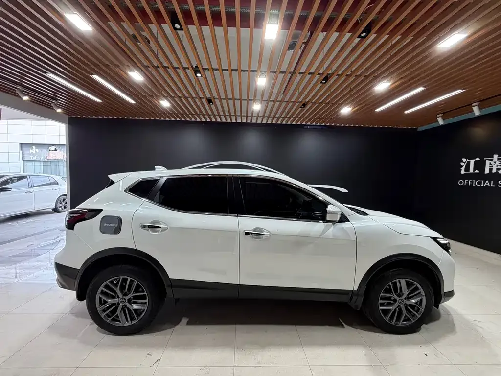 Nissan Qashqai — фото 9