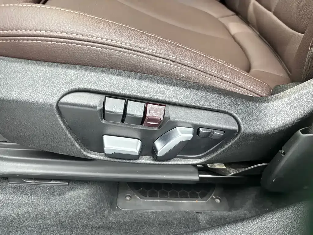 BMW X1 — фото 10