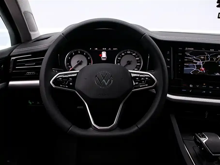 Volkswagen Touareg 2023 из CN, фото 7