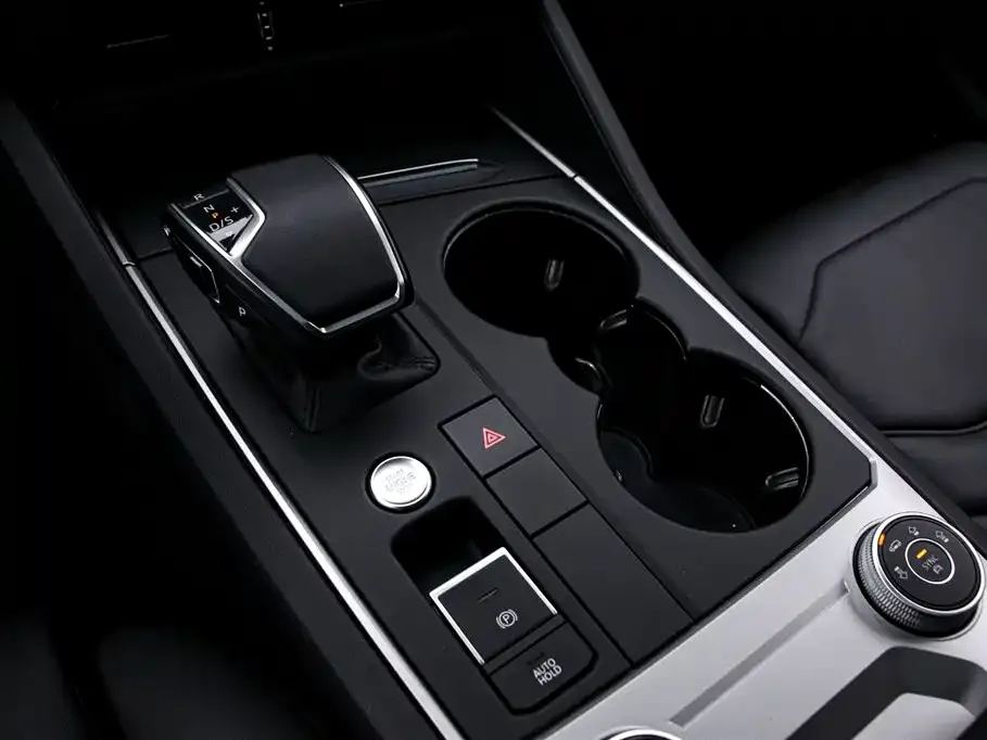 Volkswagen Touareg 2023 из CN, фото 3